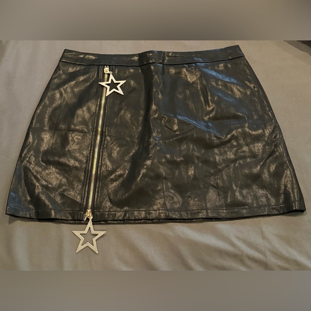 Black Faux Leather Unbranded Mini Skirt Size 2XL Women’s Star Zipper Pulls